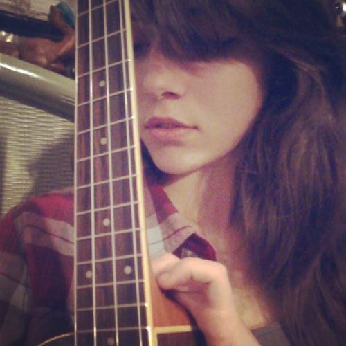 dancing-naked-inthe-rain: I play ukulele (and more instruments), for those of you who didn’t know :)