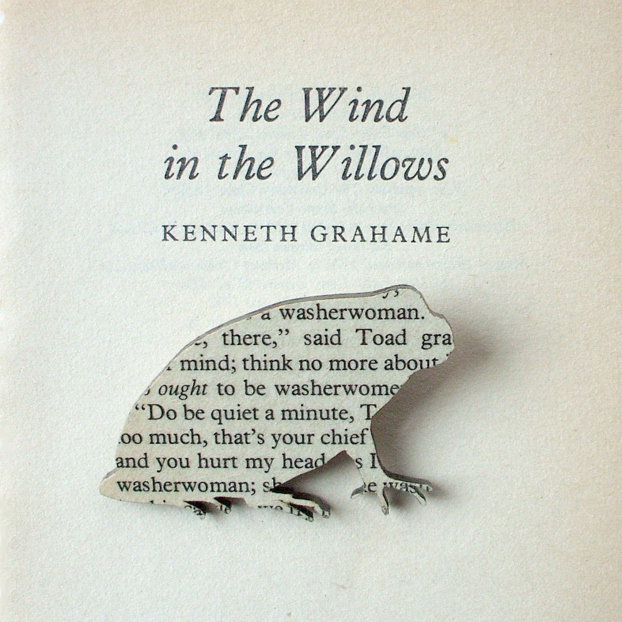 fer1972:  Handmade Brooches made from the original Book Pages by House of Iismay