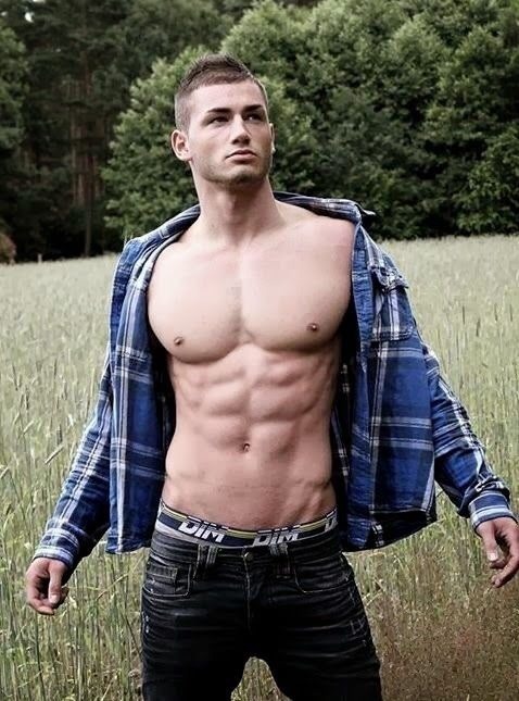 fuckyeaimgay:  Always Active Gay Porn Blog!!
