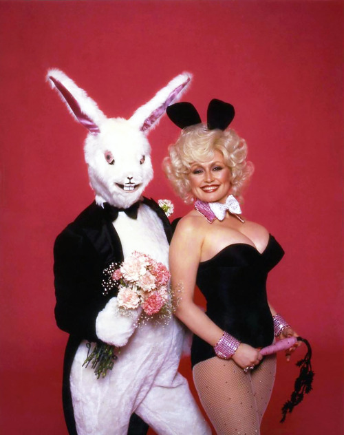 20th-century-man: Dolly Parton (and unknown rabbit) / photo by Harry Langdon, from the photo shoot f