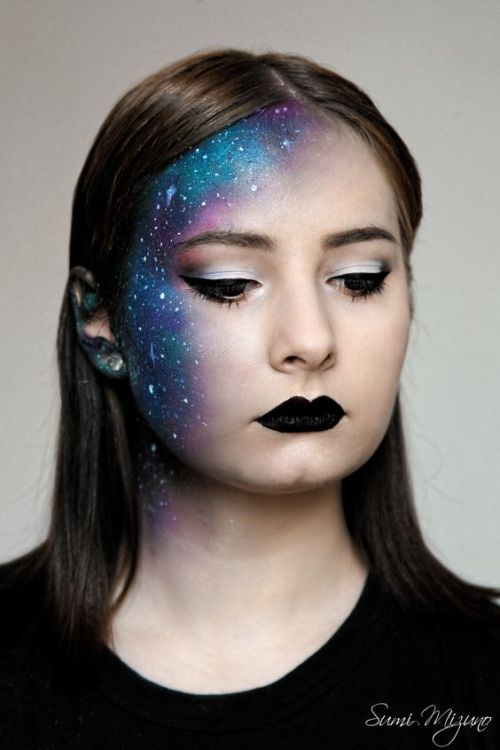 Galaxy Makeup | PinterestI’m loving this Galaxy inspired makeup that has been popping up all over Pi