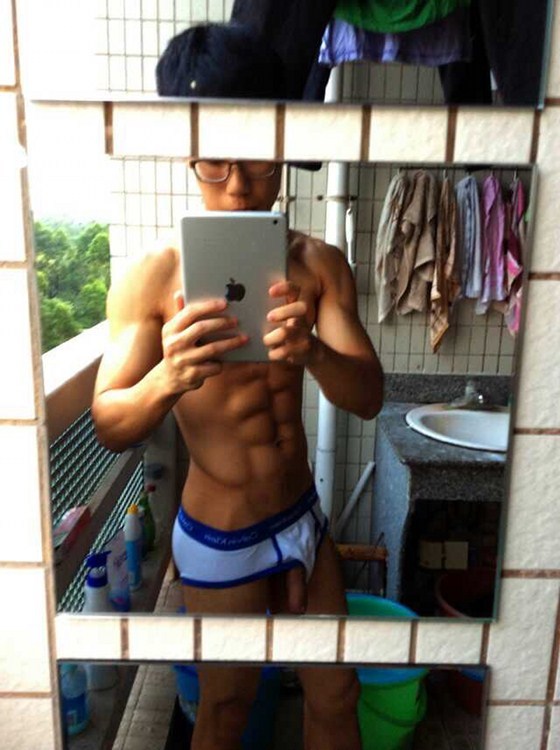 xiaohaogayphotosblog:  xiaohaogayphotosblog    小直男弟弟，人小屌大！