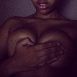 caramelpvssy:  put my titties on your dash