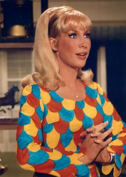 coolretronics:  Barbara Eden.