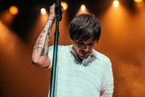 lthqs:Louis performing at Live. Life. Love: Concert for Suicide Prevention by Tyler Craye