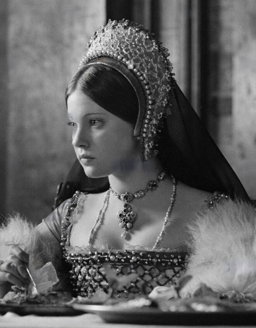 queenemaker:Lynne Frederick as Katherine Howard in Henry VIII and His Six Wives (1972)