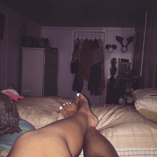 Porn photo sex-slave-jay:  Chill night  SC; xocurlyjaayy