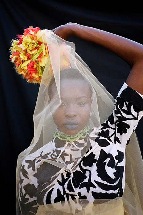 chocolatecakesandthickmilkshakes:  devoutfashion:  Yaya Deng For Yen Magazine by