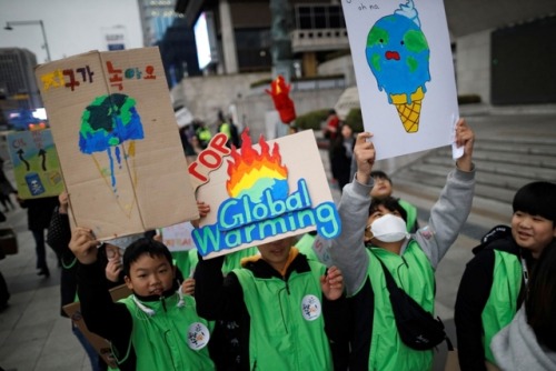 A global school strike against climate change Fridays for Future: 100% anxiety, 0% understandin
