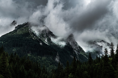 Storm in the mountains by piotrekfil on Flickr.