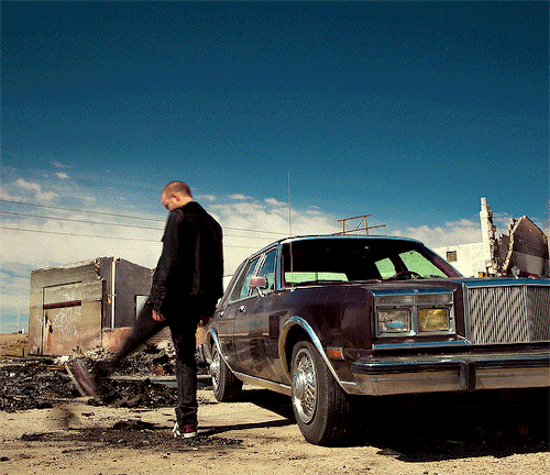 Breaking Bad S04E05 "Shotgun"