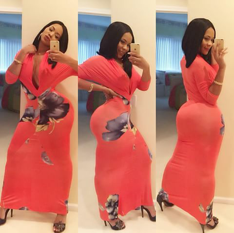 jeansndresses:  Deelishis…   THAT ASS IS AMAZING! 