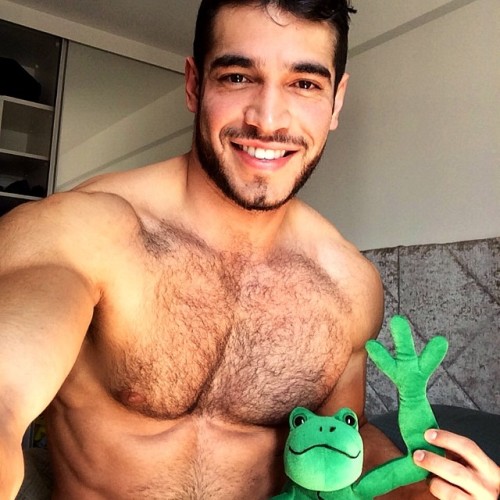 mymenstocktaking:  Sexy shirtless selfies by Javier Castillo (@javocast13 on Instagram).