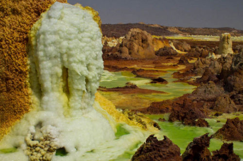 sophiekingsfordsmith:Dallol, Ethopiahttp://www.sciencealert.com.au/features/20142507-25924.htmlneon 