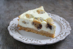 yumi-food:  Cookie Dough Cheesecake  Well fuck