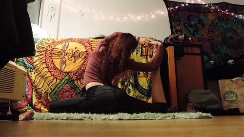 lovelyaquarelle:  My favorite back stretches.  