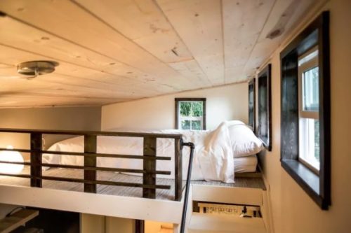 dreamhousetogo:  An AirBnB tiny house for rent in Seattle, WA https://www.airbnb.com/rooms/6482409 