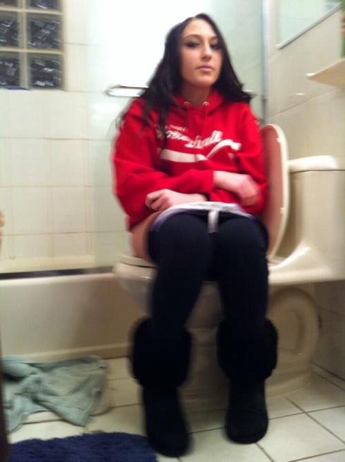 Porn Pics dimitrivegas:  Sitting on the toilet pooping