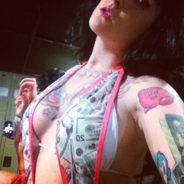 melodiegore:  Come see me at work today!  &lt;3!!