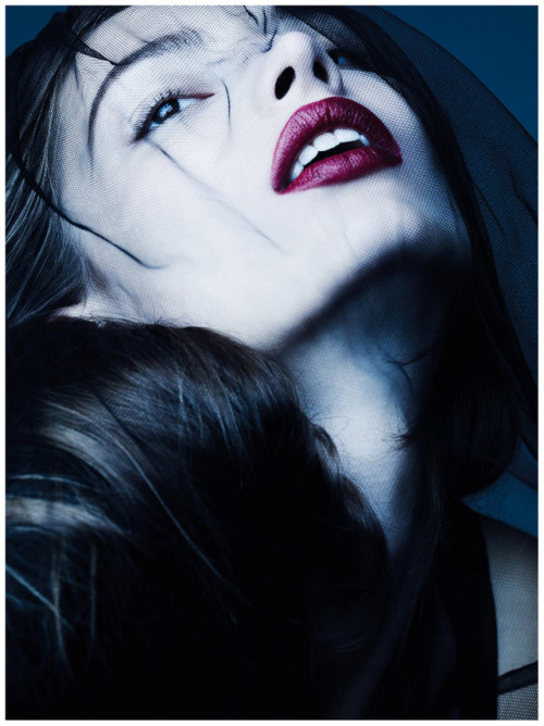  carola remer by ben hassett for vogue germany december 2011 