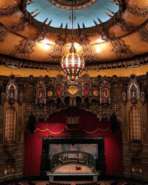 Have I mentioned that the Fox Theatres are insanely gorgeous? #Onceadventurings