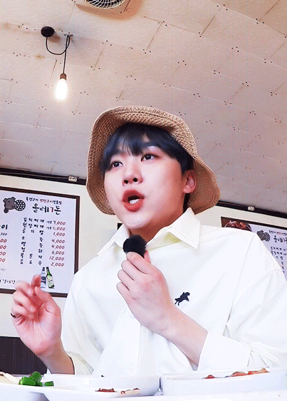 adorablehoshi:Seungkwan’s cute food ASMR+ Bonus: he’s precious