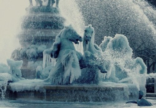 vintagepales: Frozen Fountains via ckylptyrasculpture A Baltic capital of an empire, or an enchant