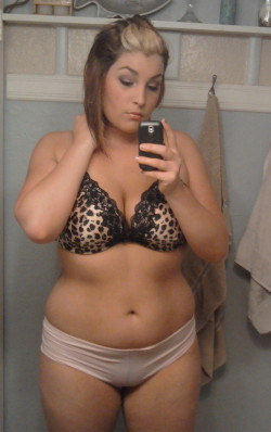 dating-chubby-girls:  Real name: Heather