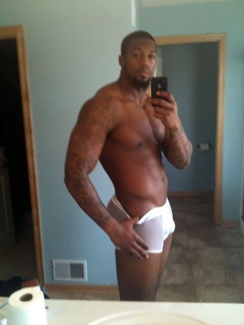 ray-coleton:  Ray Edwards from the Atlanta Falcons dang this papi is hot!!!