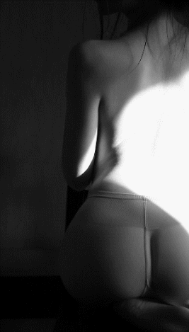 ohh-yes-sir:  perfectionist in me doesn’t approve moved down seam of my tights )