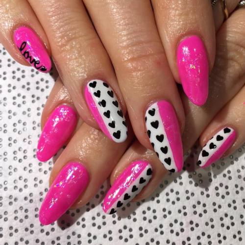 @i_heart_nailart #Gena #handpainted #valentinesdaynails #gelnail #nailart #VanityProjectsMIA (at Van