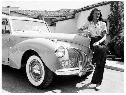 vintagechampagnefever:  Rita Hayworth  