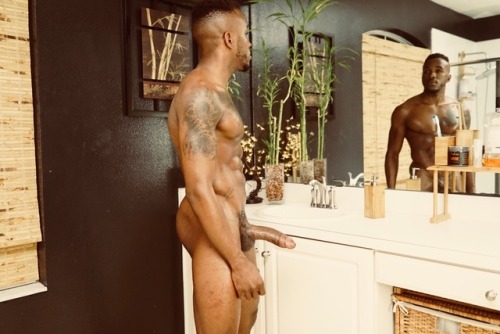 amipheonixxx:  Pheonix Fellington  SnapChat : Amipheonix Twitter.com/Amipheonix Instagram.com/Amipheonix  My Official Website May 2018  See a short previewwww.fellingtonpost.com
