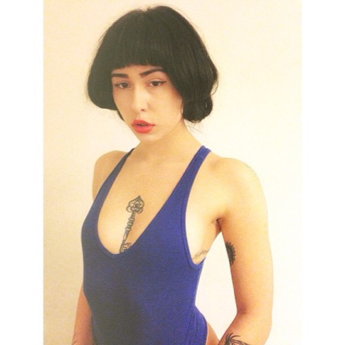 hannah-daisy:  Looking through these little pictures with a wee fake bowl cut, cut it for reals, yay or nay? ✂️✂️✂️ 