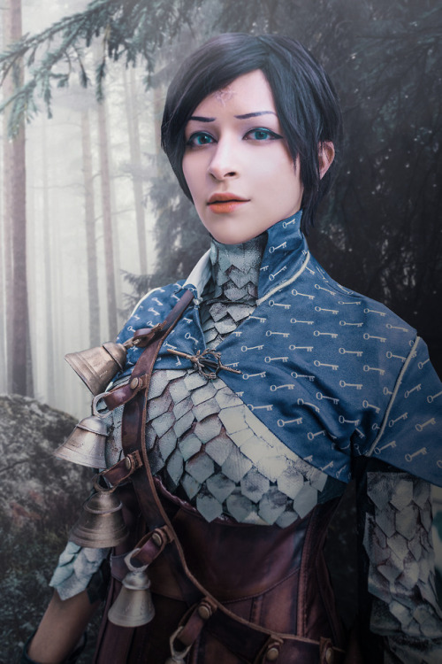 aicosu:My Sabriel cosplay. I finally did it. I accomplished my childhood dreams to be the abhorsen… 