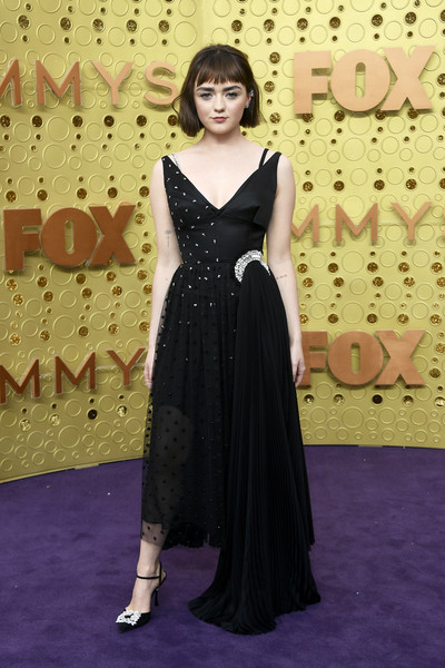 Maisie Williams attended the  71st Emmy Awards.She wore a custome made JW Anderson dress. She l