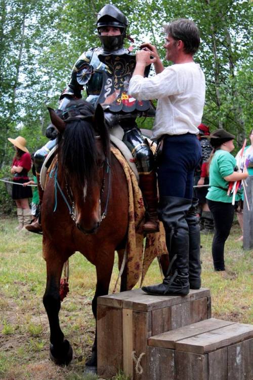 teadrunktailor:No action shots yet from the little medieval faire this past weekend but here are a f