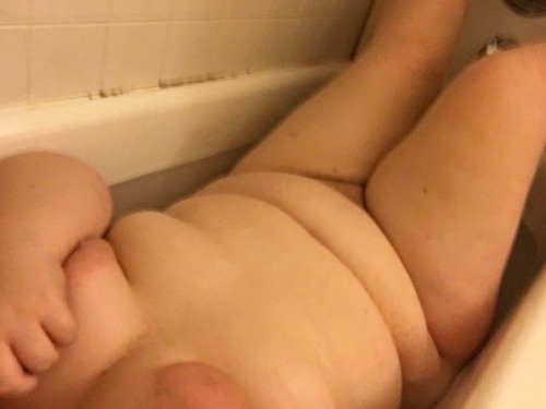 chubbyspacemermaid: I’m not a woman,  I’m not a man,‍♂️ I’m a mermaid. Why can