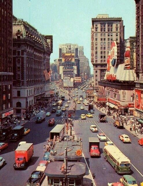 lovefashionbeautyvintage: Time Square in 1950s.  