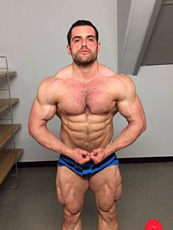 thick-sexy-muscle:  Jesús Gallego