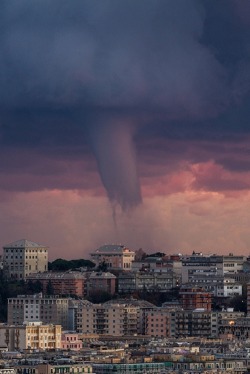 h4ilstorm:  The Storm (by Umberto Marcacci)