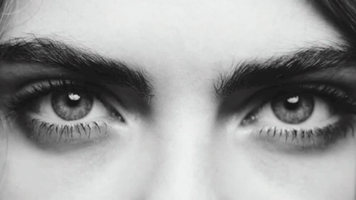 worlddelevingne:  Cara Delevingne  for the new Burberry Fragrance campaign.