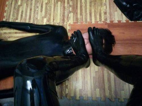 pupraki:Covered in rubber.Being Stomped by rubber.Sight and smell filled with rubber.There’s only en