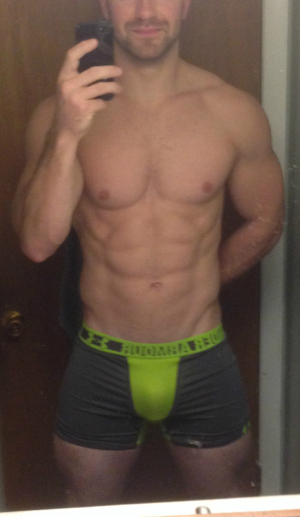 reaganstyle:  anothercuriousfratbro:  mystraightfriend:  Mystraightfriend.tumblr.com   great body on this dude  ^agreed