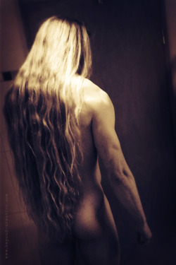 valnightstrider:  lllnomadlll:  Sexus II www.beyond-creation.com www.facebook.com/the.klut  This is literally how long Valenor’s hair is. So if you’ve ever wondered how long his braid is, or hos long his hair is in general, here you go! :D   dammit!