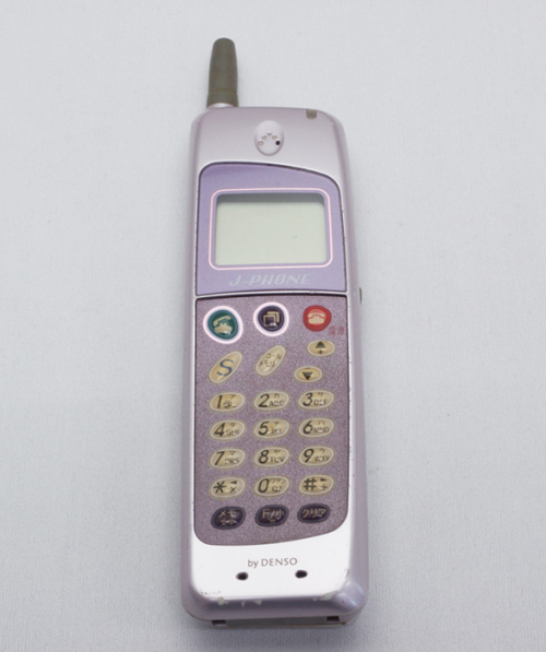 107steps:Japanese cell phones from the early 2000s (pt 2)