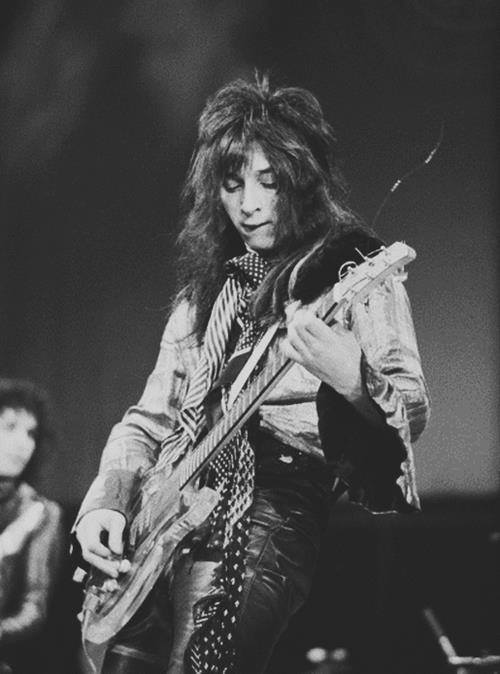 1972 Johnny Thunders performing with the New York Dolls when they opened for The Faces at Wembley in