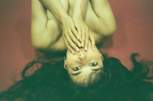 ❤️ Model| @mayatihtiyas  Images| @fivefootliving &amp; @n0tf0rsa1e_6  #35mm #expired #film
