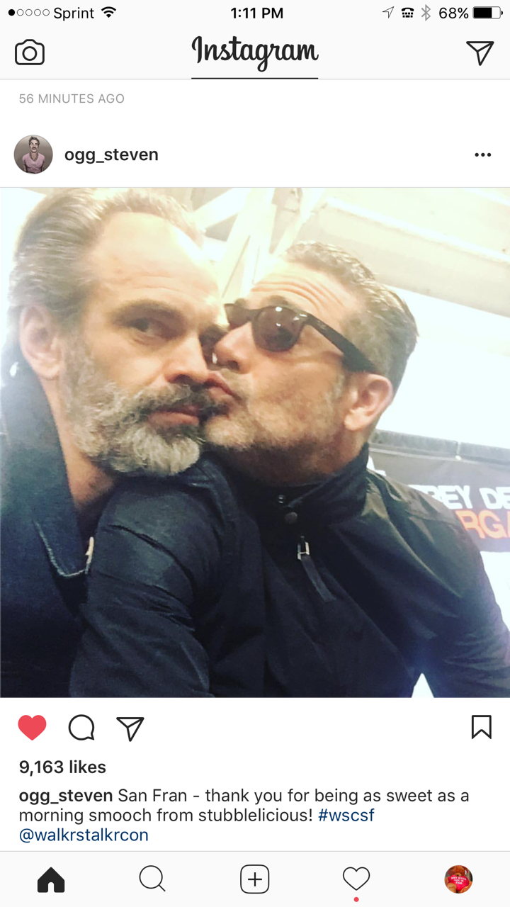 ladylorelitany:  Just kill me now… 😍😍😍💖😭😭****I think he’s snuggling
