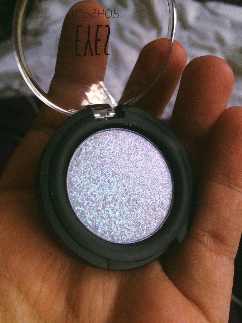 iridescental:  But look at this eyeshadow  